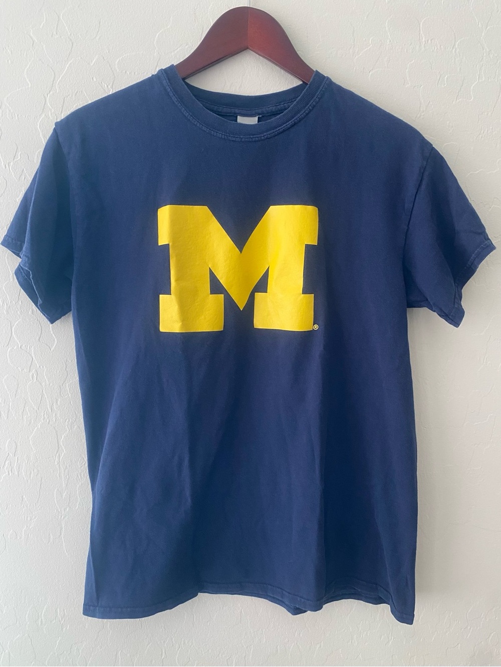 Michigan Wolverines T-Shirt Navy M College Tee Game Day Fan Gear Size M